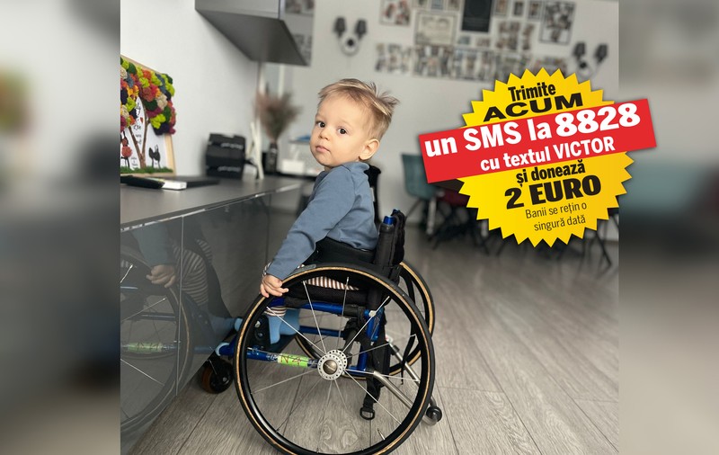 În lupta cu amiotrofia spinală care i-a „topit” mușchii, Victor are nevoie de 2.100.000 de dolari. Băiatul de 1 an și 11 luni nu a mers niciodată și își privește copilăria din scaunul cu rotile