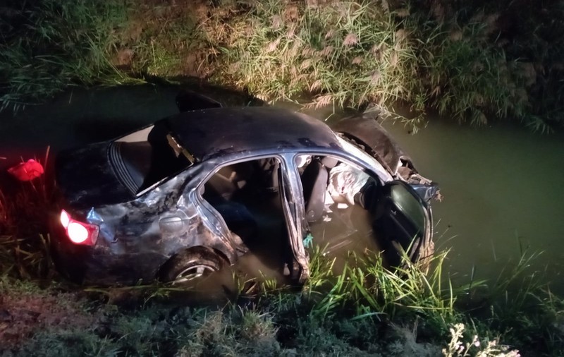 Accident grav în Vaslui. Un adolescent a murit și 4 tineri au fost răniți după ce mașina în care se aflau a căzut în râu