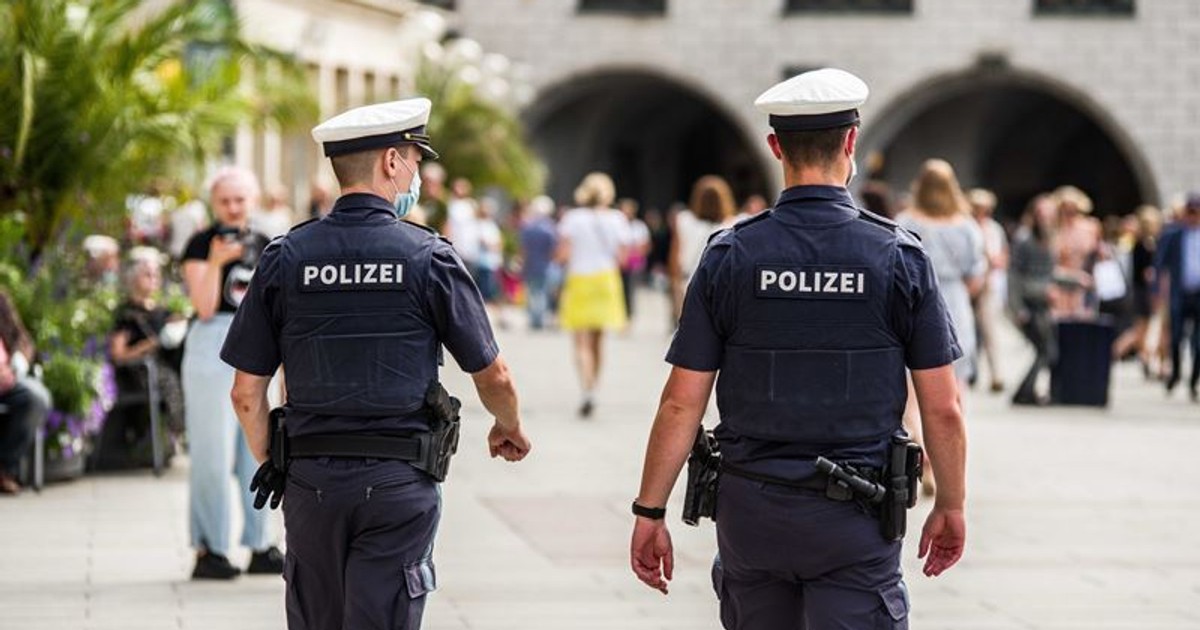Un grup de români a luat cu asalt o secție de poliție din Germania, încercând să elibereze un tânăr acuzat de viol
