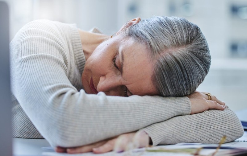 Boala invizibilă care fură spontaneitatea. Cum e să trăiești în România cu o afecțiune rară în care până și un zâmbet devine efort suprem