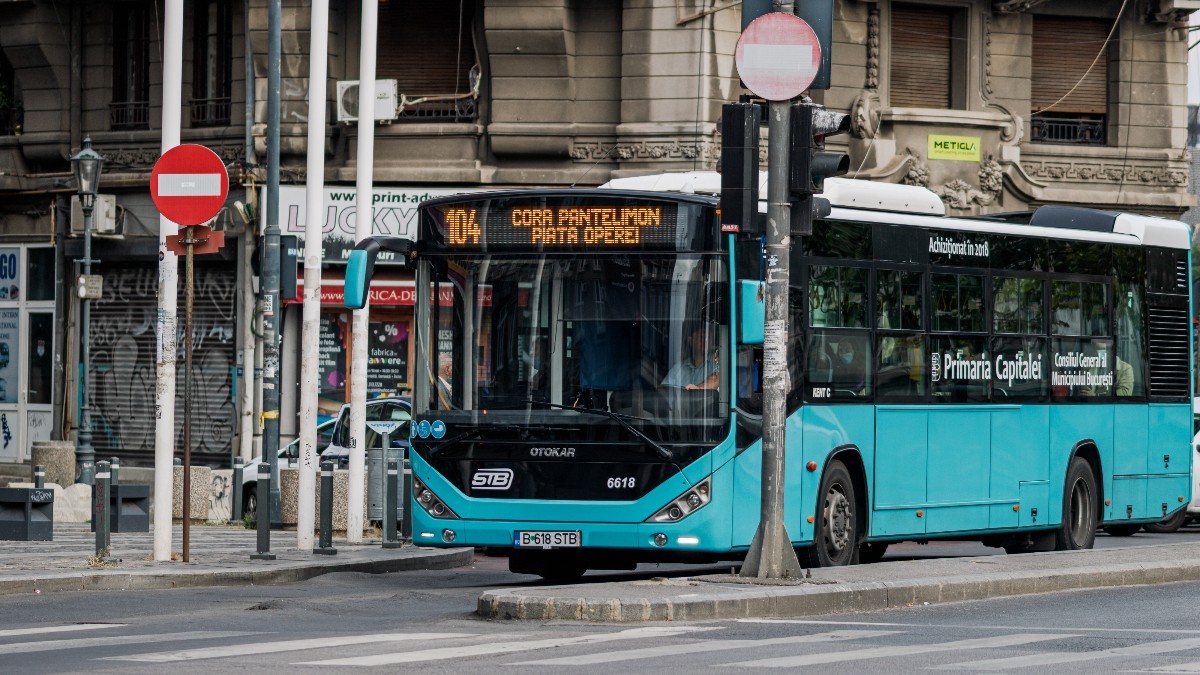 În București, tarifele pentru transportul public au crescut cu cel puțin 10% între 2023 și 2026. Sursă foto: Shutterstock