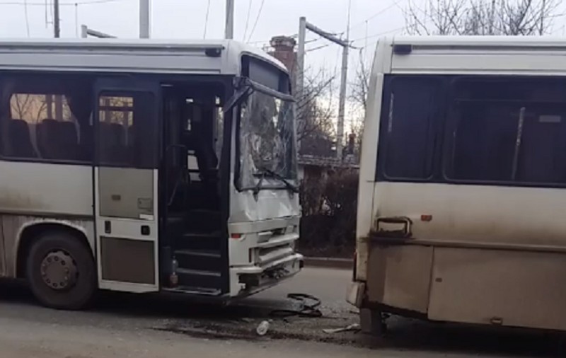 Accident cu trei autobuze în Satu Mare. Patru pasageri, răniți în urma carambolului / FOTO&VIDEO