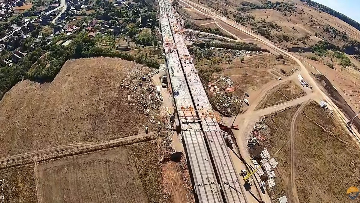 Segment în lucru din Autostrada A3 Zimbor-Nădășelu