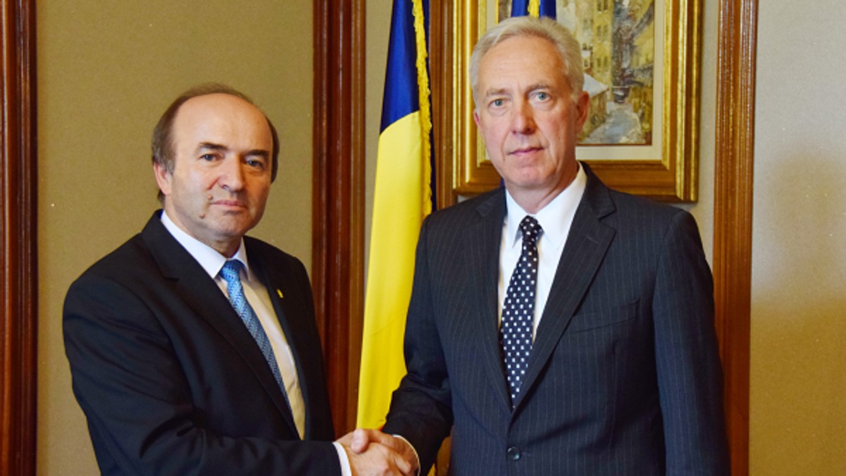 Ministrul Justiției s-a întâlnit cu ambasadorul SUA. Discuțiile au fost despre lupta împotriva corupției și consolidarea statului de drept