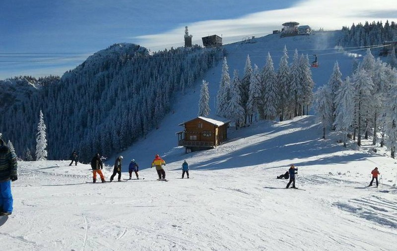 Se schiază în Munţii Banatului: s-au deschis părtiile din toate staţiunile montane din Caraş-Severin