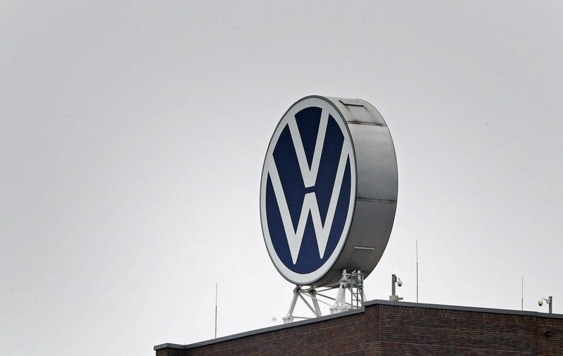 Percheziţii la sediul central al companiei Volkswagen din Wolfsburg. Procurorii au confiscat mai multe documente