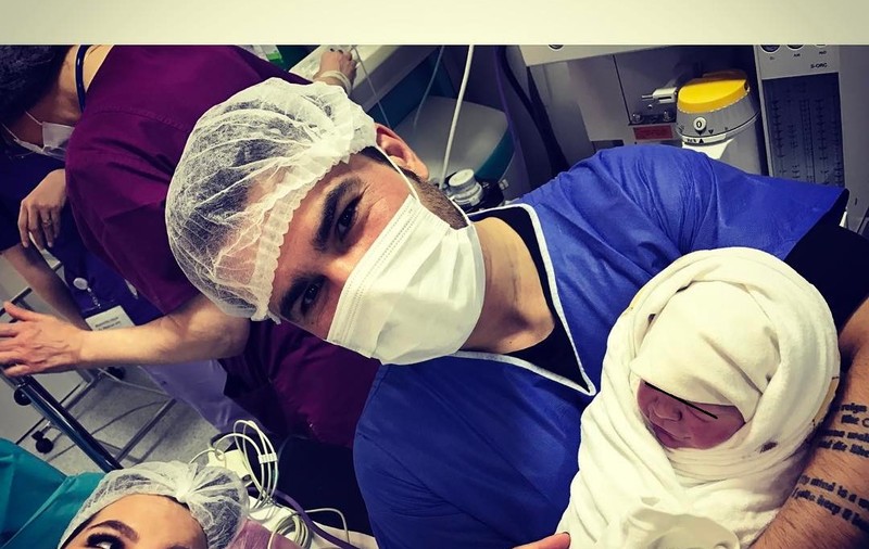 Adrian Mutu a sărbătorit cu lăutari nașterea lui Tiago | VIDEO