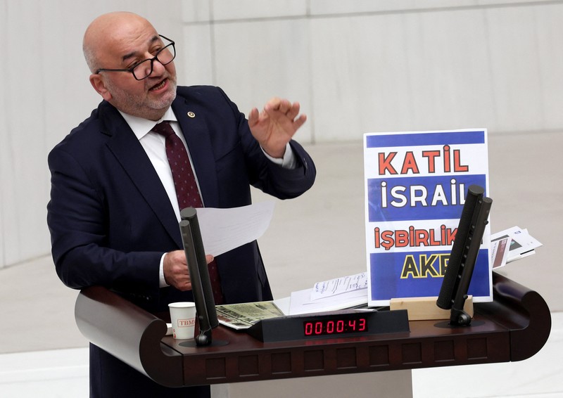 Felicity Party (Saadet) Deputy Hasan Bitmez (C) delivers a speech on the 2024 Ministry of Justice and Ministry of Internal Affairs budget shortly before collapsing at the podium, in the Turkish Grand National Assembly (TBMM) in Ankara on December 12, 2023.,Image: 828813952, License: Rights-managed, Restrictions: , Model Release: no