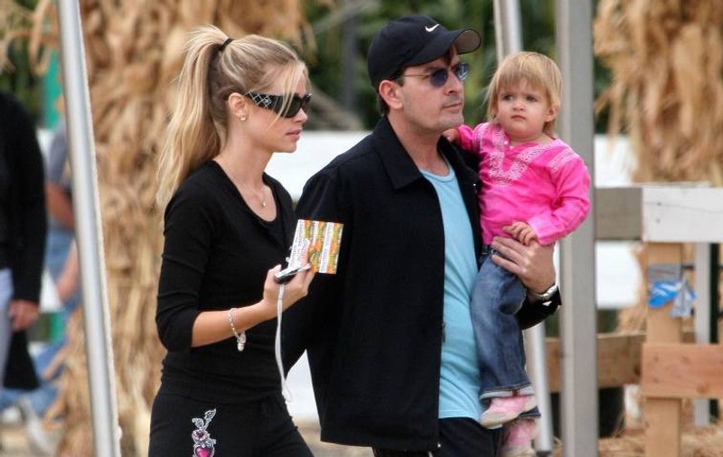 Charlie Sheen, întâlnire la ceas de seară cu Denise Richards