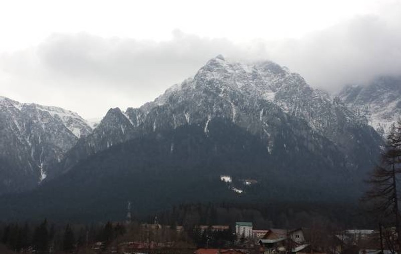 Patru turişti bocaţi în Bucegi, recuperaţi de salvamontişti după 20 de ore