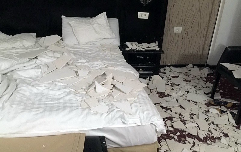 Turistă rănită într-un hotel din Băile Felix. S-a prăbușit tencuiala tavanului peste ea