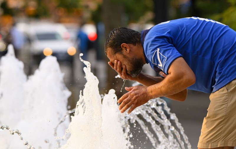Cod portocaliu de caniculă și vijelii în București: ANM anunță temperaturi de 38 de grade și furtuni până pe 9 august