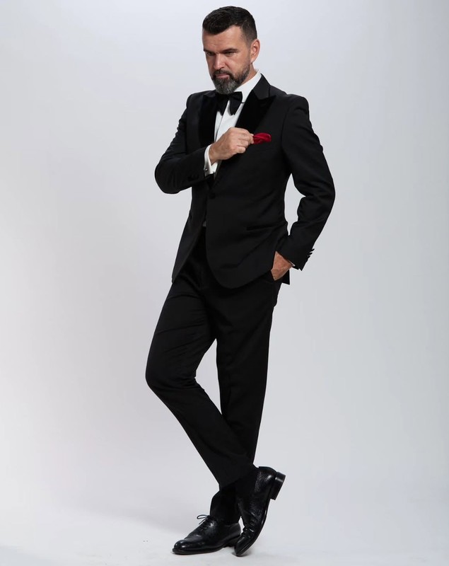 Vlad Miriță prezintă Festivalul Mamaia 2026 alături de Anca Țurcașiu. Tenorul revine după 24 de ani de la debut