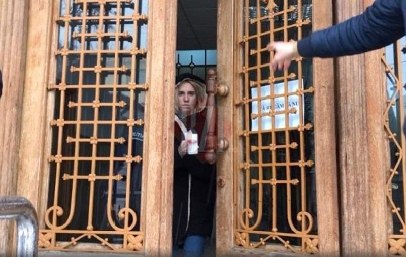 O adolescentă din Iaşi a furat zeci de mii de euro de la bunici. Incredibil ce a făcut fata cu banii