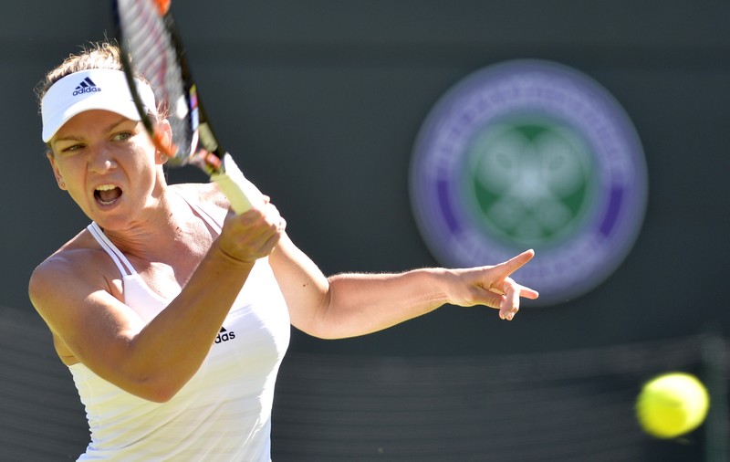 Simona Halep s-a bătut singură la Wimbledon: 34 de erori neforțate și 7 duble greșeli