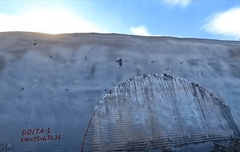 Încă un tunel străpuns pe Autostrada Sibiu-Pitești, de 4,2 miliarde de lei: au început săpăturile la tunelul Boița 1