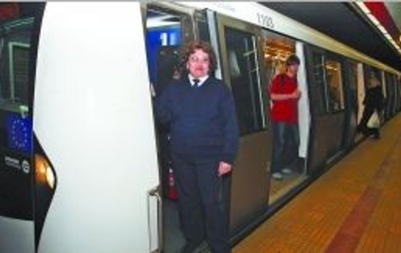 Iat-o pe singura «şoferiţă» de la metrou