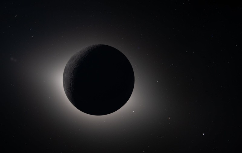 Eclipsă solară „ireală” pe fața nevăzută a Lunii fotografiată de echipajul de pe Artemis 2. Cele mai rare imagini din istoria zborurilor în spațiu