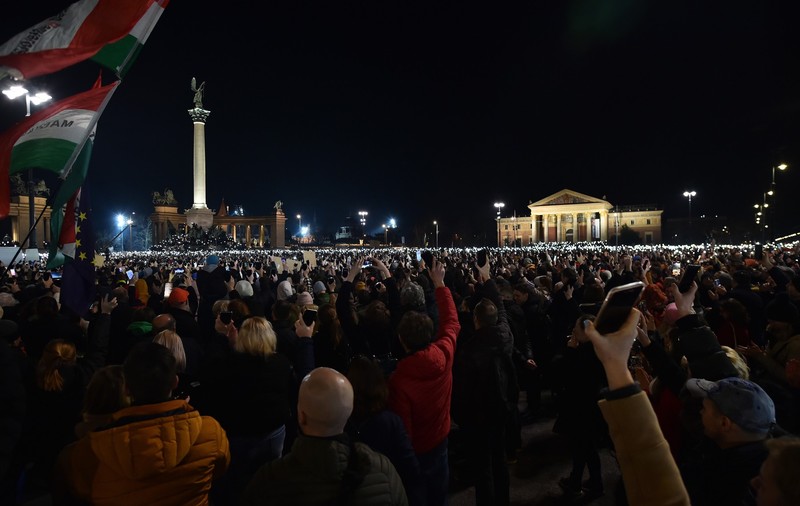 Miting de amploare la Budapesta, împotriva lui Viktor Orban, în scandalul grațierii. „Ne-am săturat. Avem nevoie de schimbare”