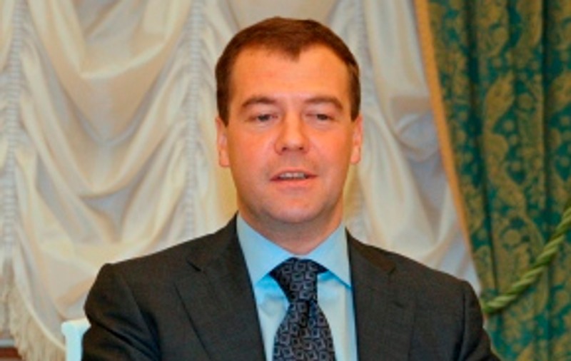 Medvedev îşi ţine economiile în ruble