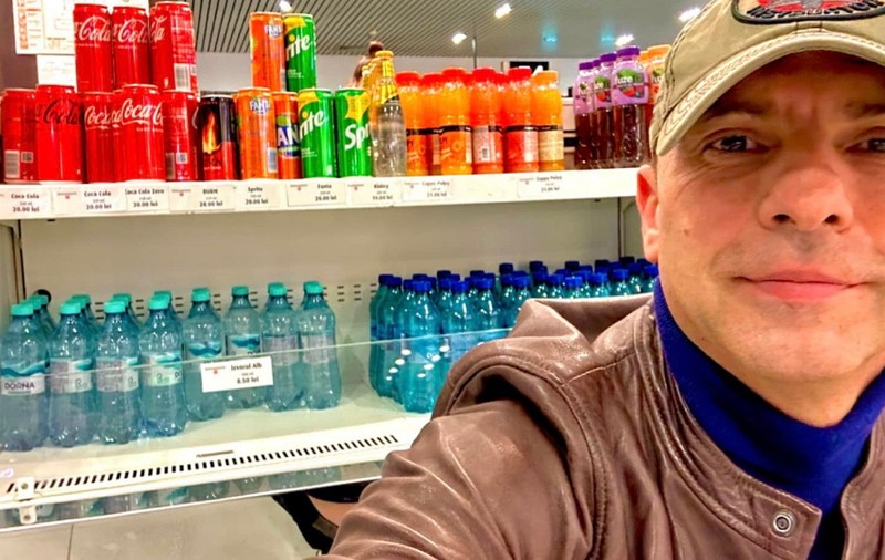 Dan Negru, despre prețul apei plate pe Aeroportul Otopeni: „Bișnițarii care mi-au vândut-o, români și ei…”