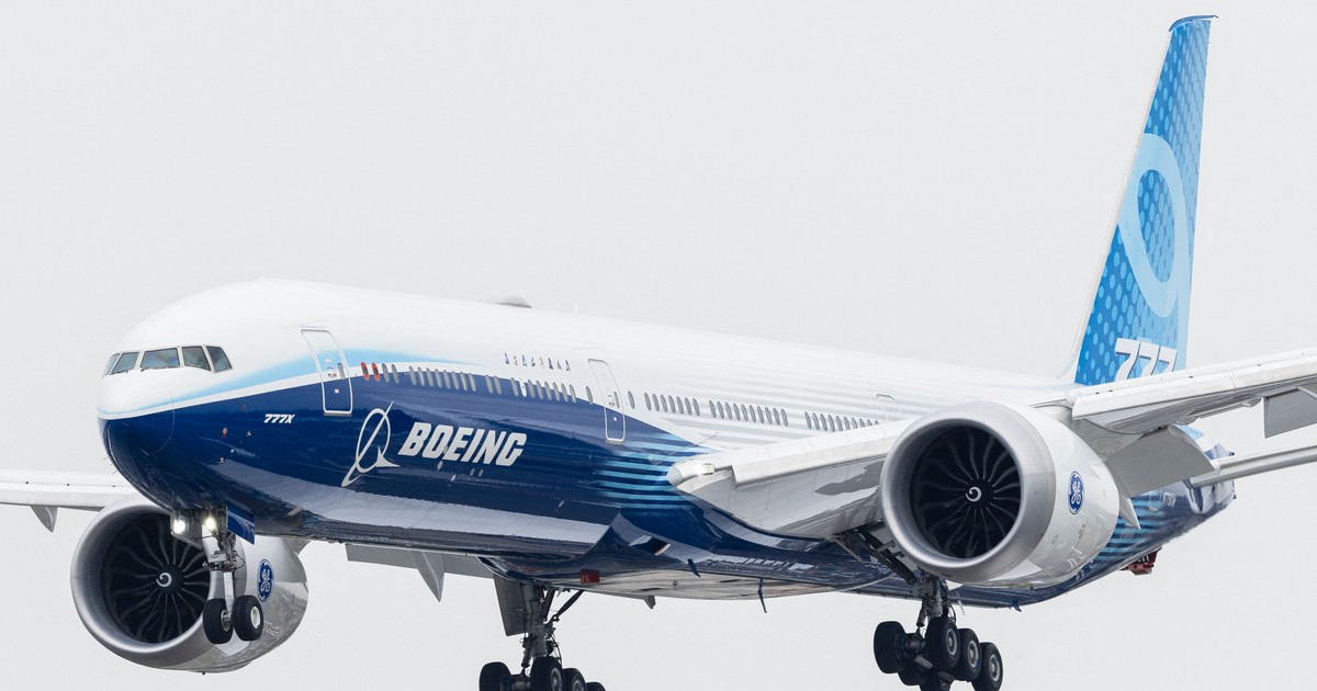 avion boeing în aer