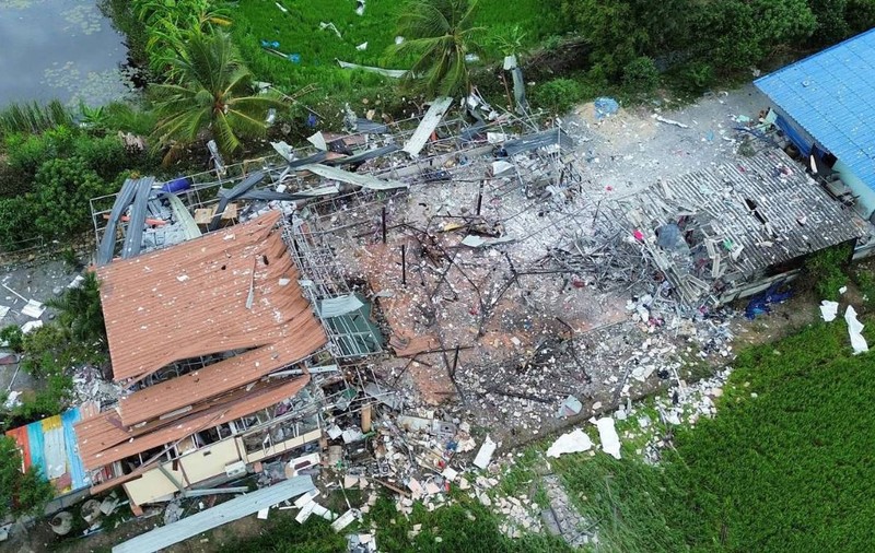 Cel puțin nouă persoane au murit și alte două au fost rănite după ce o fabrică de artificii din Thailanda a explodat