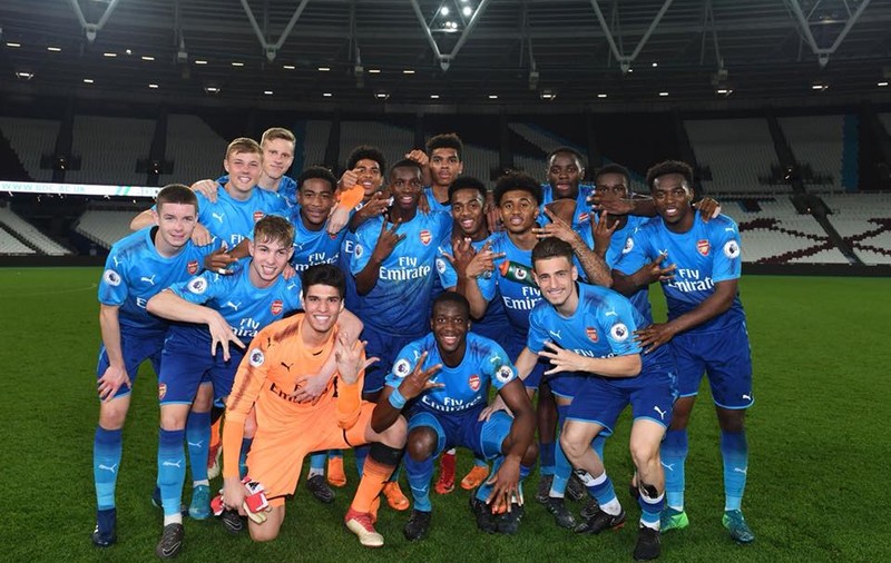 Vlad Dragomir, campion cu Arsenal Londra în Premier League 2