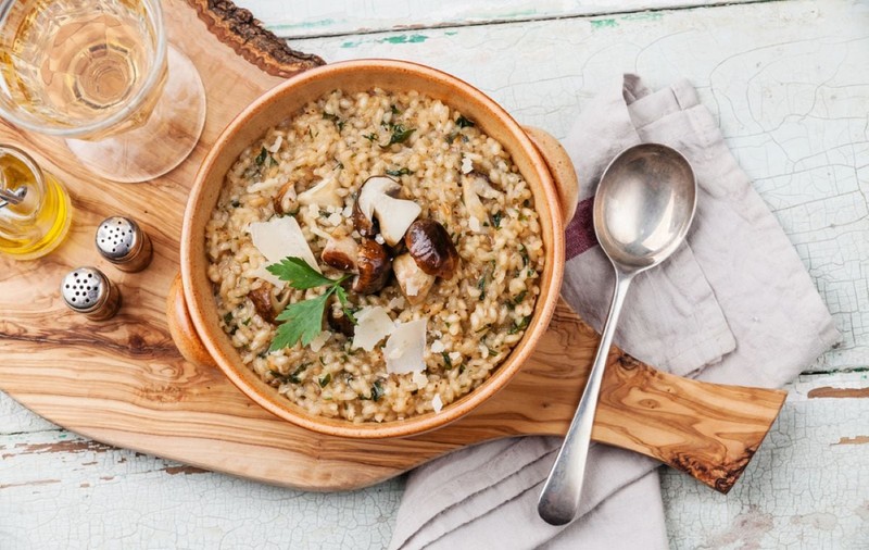 Și-a rupt dinții într-un risotto cu ciuperci cumpărate de la supermarket, a dat în judecată magazinul și a pierdut. Motivarea judecătorilor