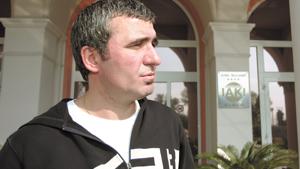 3774-95366-hagi.jpg