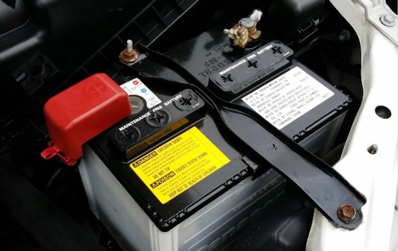 (Publicitate) Bateria auto - tot ce trebuie să știi despre un acumulator de mașină
