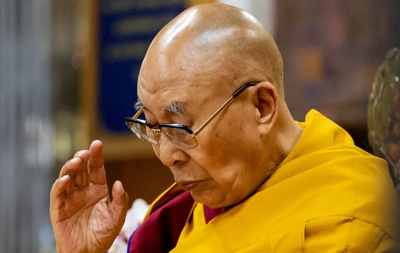 Dilemă majoră pentru Dalai Lama: liderul spiritual pregătește o succesiune, dar China are propriul plan pentru Tibet