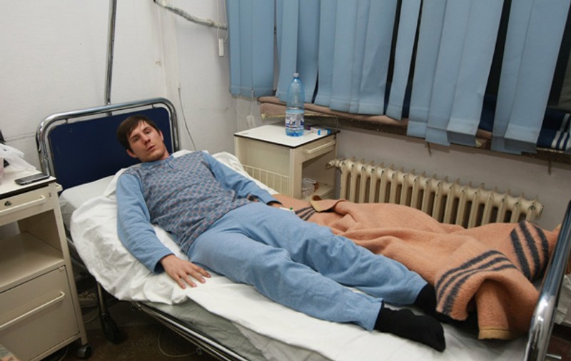 Aurel P., un elev de 18 ani, a fost bătut şi înjunghiat pentru că a apărat bine în Cupa Liceelor la handbal