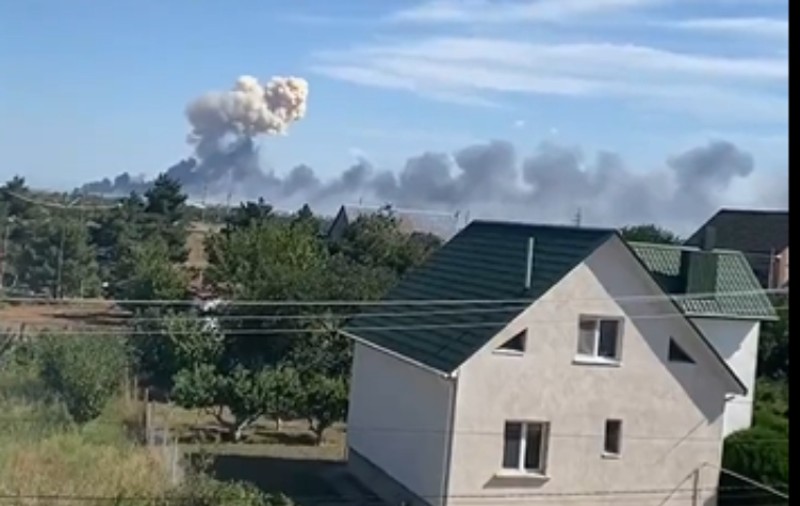 Explozii pe un aeroport militar din Crimeea. „Tremură geamurile și se declanșează alarmele auto”