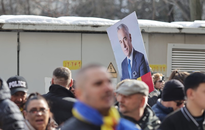 România, între mineriade și statul de drept. Pe firul banilor