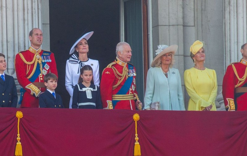 Camera cu balconul de la Palatul Buckingham unde familia regală apare salutând mulțimea se deschide pentru vizitatori