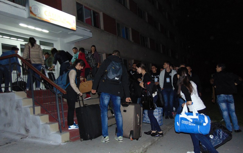 Studenții din Republica Moldova și Ucraina au venit la Galați cu zacuscă și ursuleți de pluș GALERIE FOTO