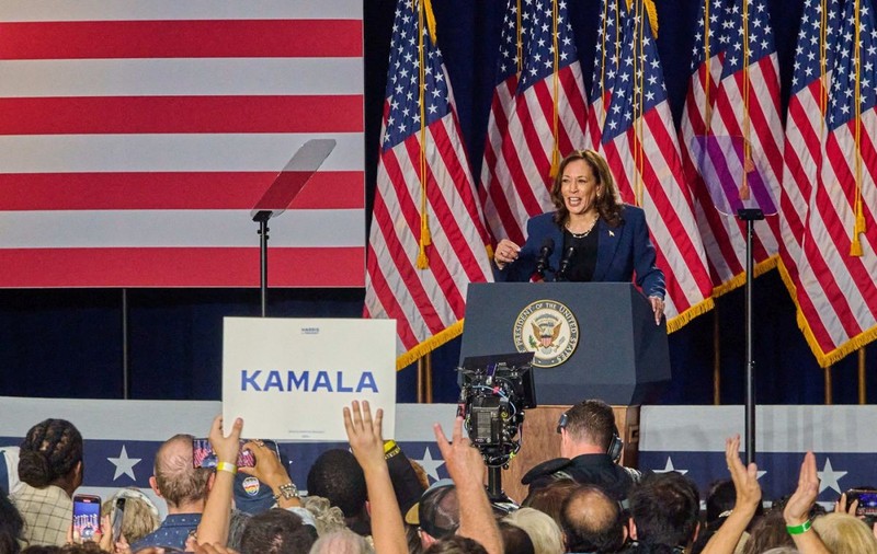 Kamala Harris a strâns 200 de milioane de dolari în doar o săptămână de la intrarea în cursa pentru Casa Albă