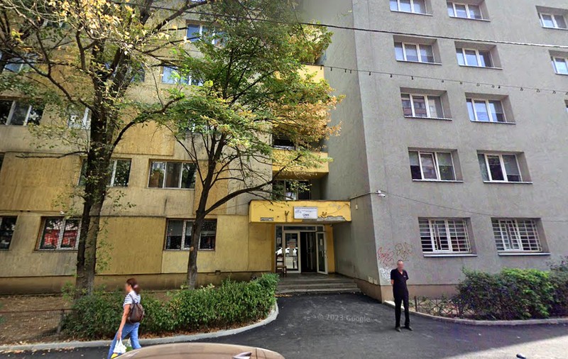Zeci de studenți autoevacuați, după un incendiu la un cămin împărțit de Facultatea de Construcții și ASE, în București