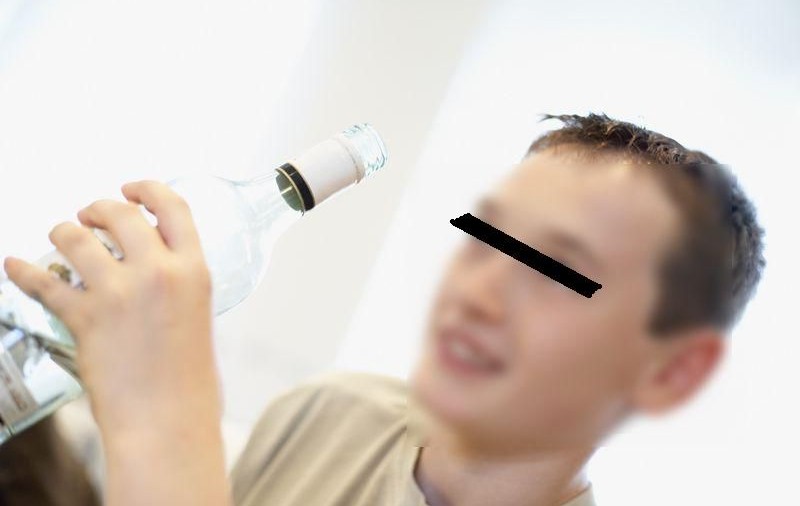 În comă alcoolică la doar şase ani
