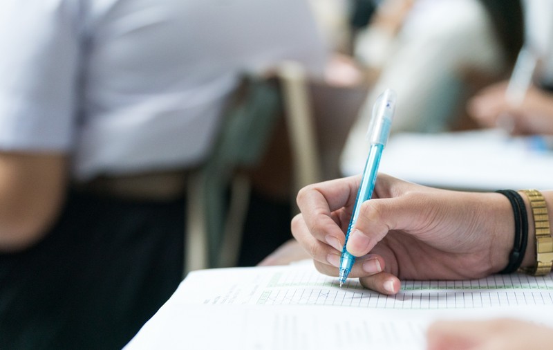 Proba scrisă a concursului pentru ocuparea postului de directori de școli va avea loc în data de 20 octombrie. Foto: Shutterstock