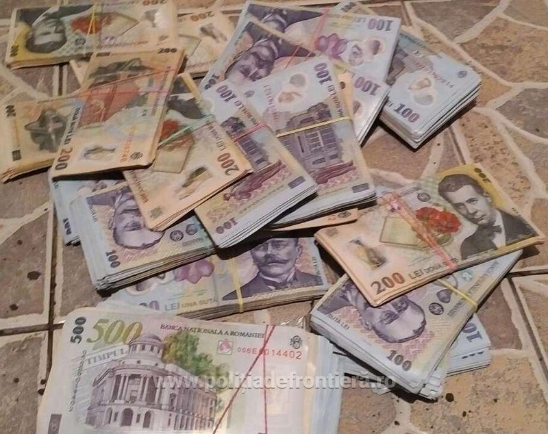 Averea îngropată în curtea unor contrabandiști de țigări din Constanța. Suma colosală a fost confiscată / FOTO&VIDEO
