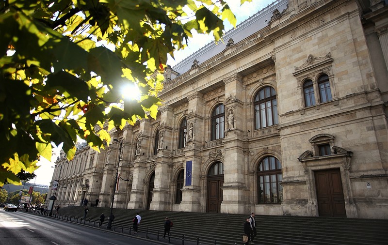 Capi ai lumii interlope din Prahova, pedepse cu suspendare după ce au băgat în comă un boxer în 2008