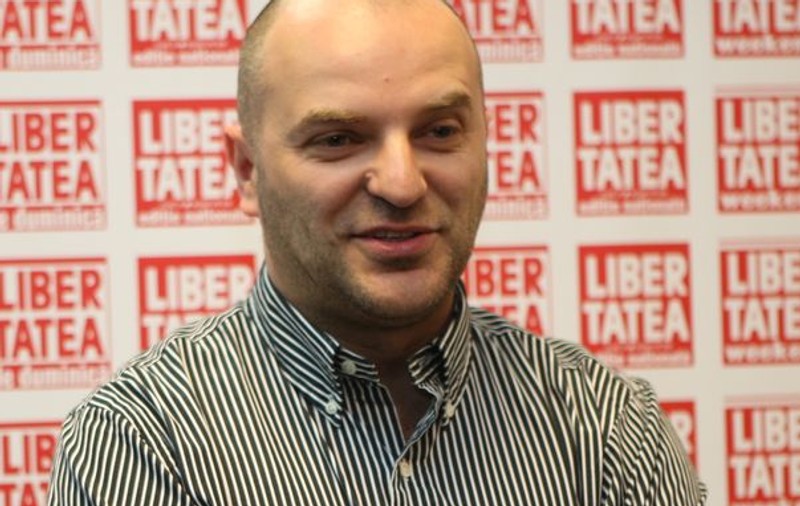 Dan Capatos, PĂCĂTOS ŞI DUMINICA?