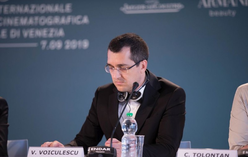 Coborâm și noi cu picioarele pe pământ? Aștept să se certe Tolontan cu Voiculescu