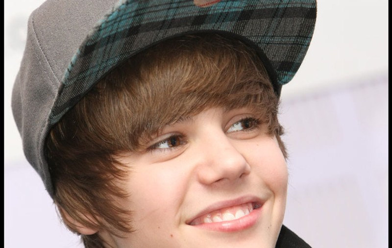Bieber, jefuit de fanii care au dărâmat-o pe mama sa