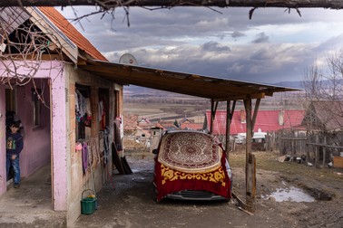 Gemenii au stat în această casă, în grija bunicii Filomeea