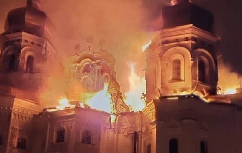 Kievul, ținta unui bombardament masiv: incendiu la Lavra Pecerska, simbol al Ucrainei. Cel puțin 19 răniți și 140.000 de locuințe fără curent