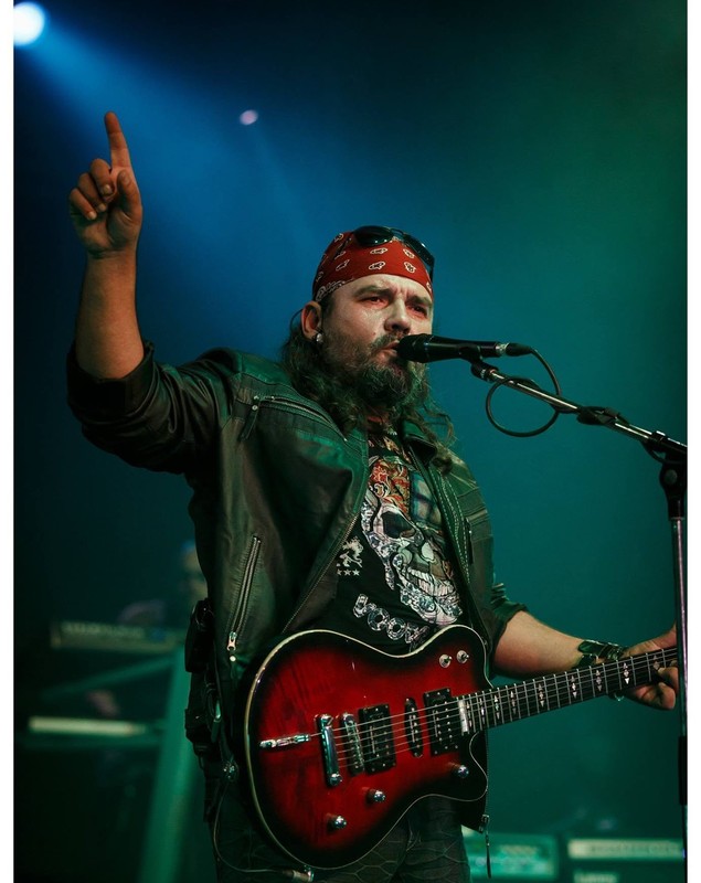 Adrian Igrișan, solistul trupei Cargo: „Eu respir rock. Ducem viața pe care o iubim datorită oamenilor care vin să ne vadă și care ne cumpără muzica și biletele la concerte“