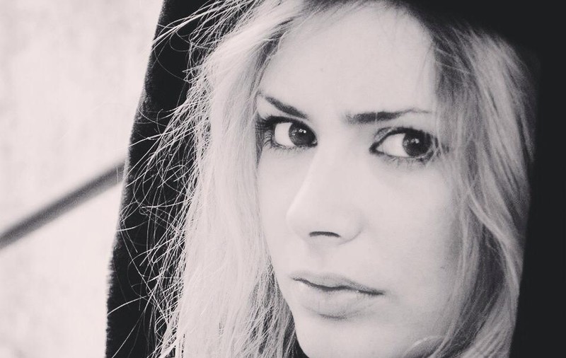 KITTY CEPRAGA, cu OCHIUL VÂNĂT şi PLÂNSĂ TOATĂ! Ce i s-a întâmplat frumoasei blonde?